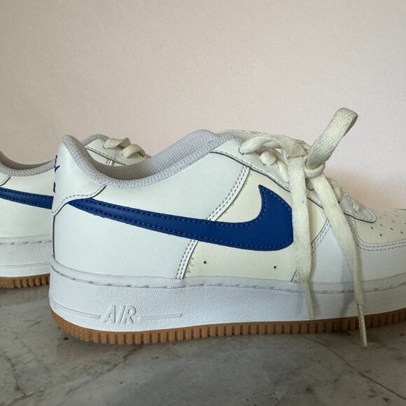 AIR FORCE 1 LOW RETRO STAPLE 6.5 Youth White Game Royal - worn once then stored - Picture 5 of 6